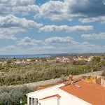 2 Bedroom Lovely In *