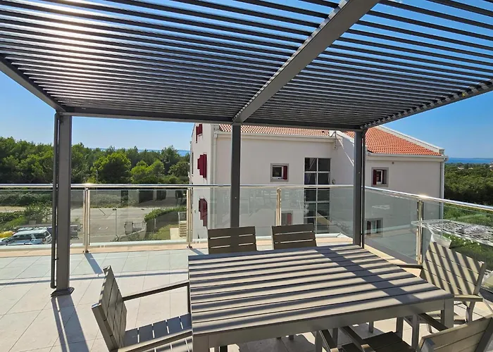 Apartment 3 Bedroom Stunning In