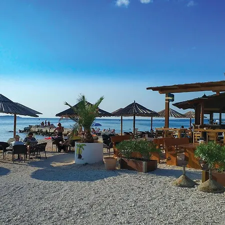 3 Bedroom Stunning In *