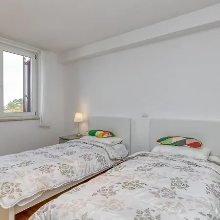 Apartman 2 Bedroom Lovely In